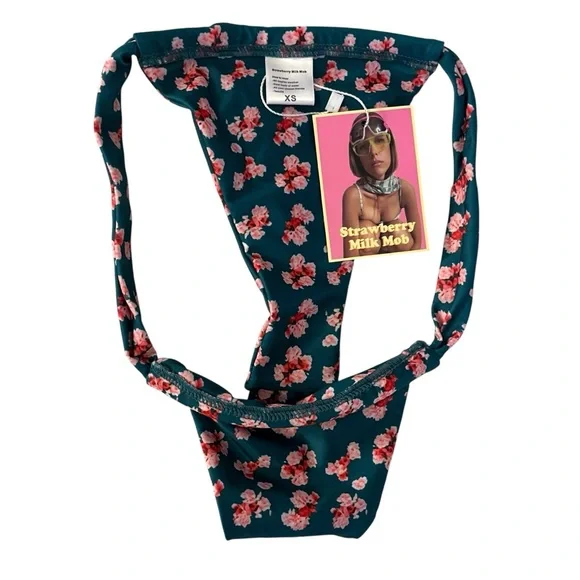 Strawberry Milk Mob Gecko Top And Bottom 2-Piece Floral Bikini — XS And S - Picture 11 of 16
